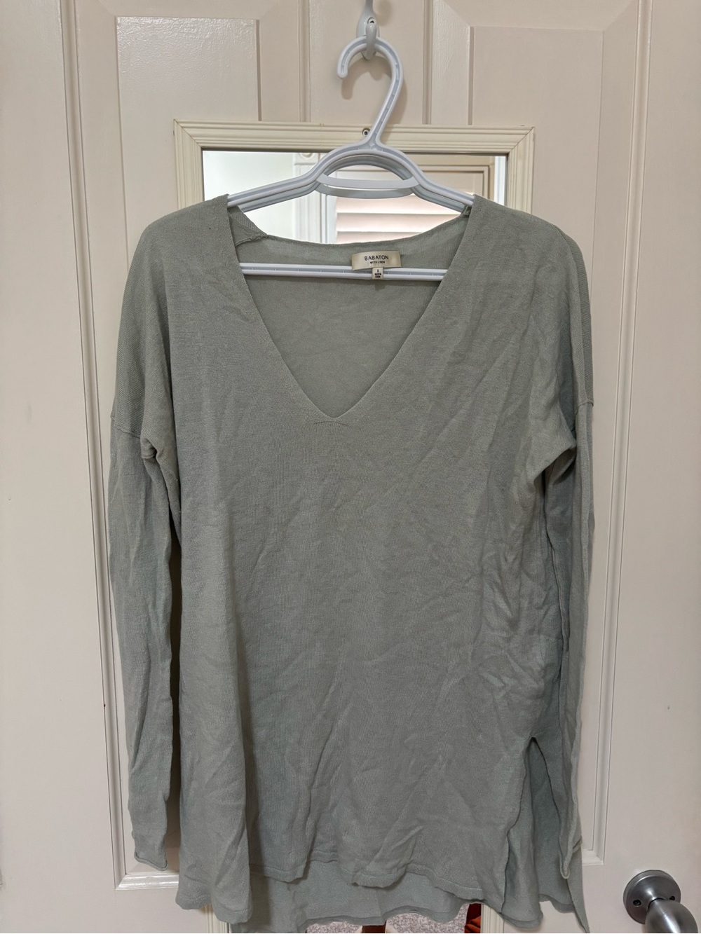 Aritzia Lightweight V-Neck Tunic Sweater in Sage